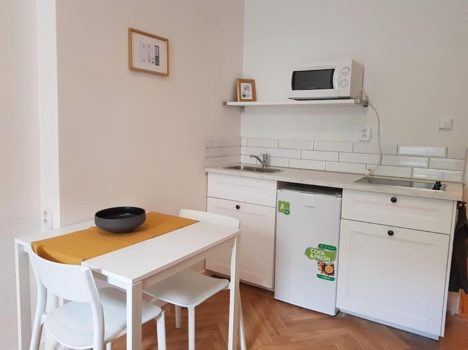 Stylish By Namesti Miru Apartment Prag